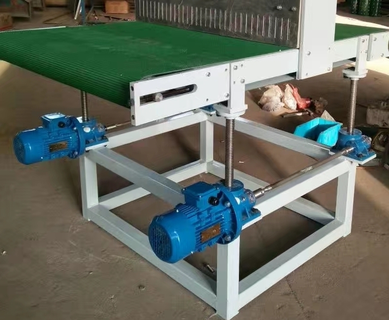 砂光機配套的山東帶式輸送機.jpg